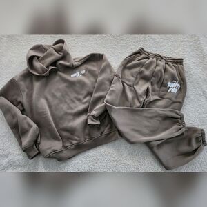 Women's White Fox Mocha Sweatshirt & Sweatpants Set